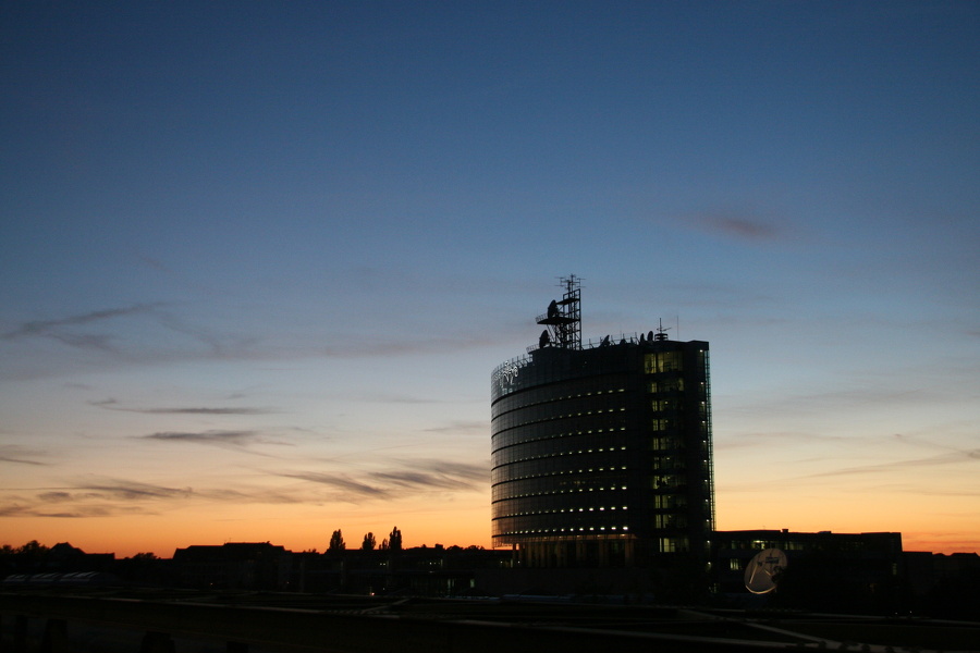 Sonnenuntergang, Richard-Lehmann-Straße, MDR Media City  3103.JPG