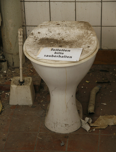 Ehem. LVZ-Druckerei Hermann Duncker - Toiletten bitte sauberhalten  5717.1.jpg